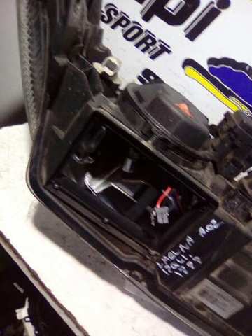 Luz esquerda 8200207519 RENAULT