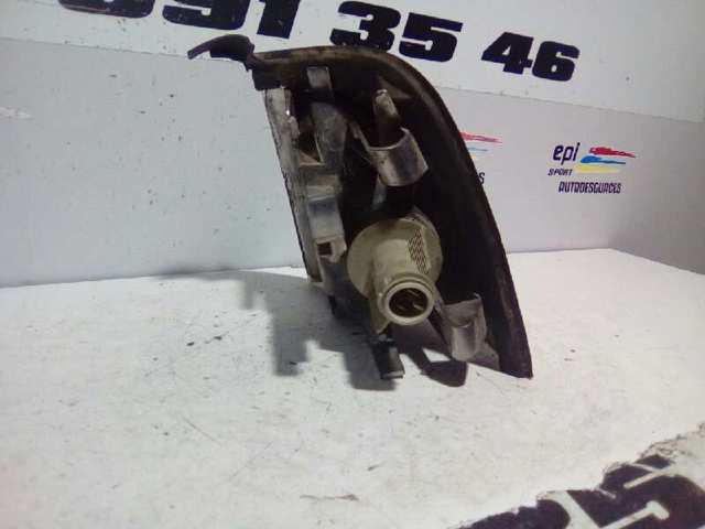 Pisca-pisca direito 8A0953050A VAG