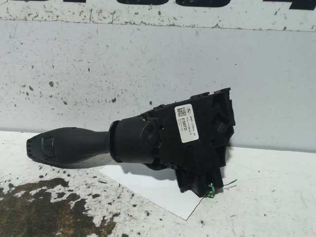 Comutador direito instalado na coluna da direção 8A6T17A553AC FORD
