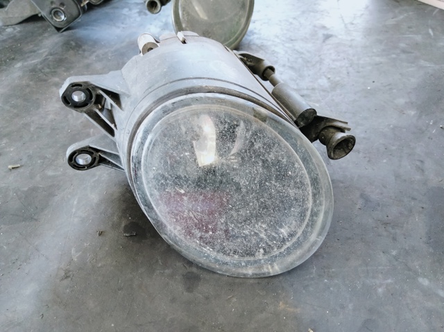 Luzes de nevoeiro direitas 8E0941700B VAG