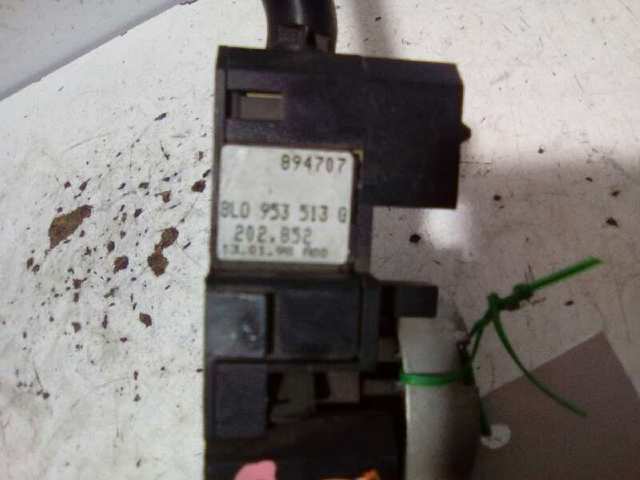 Comutador esquerdo instalado na coluna da direção 8L0953513G VAG