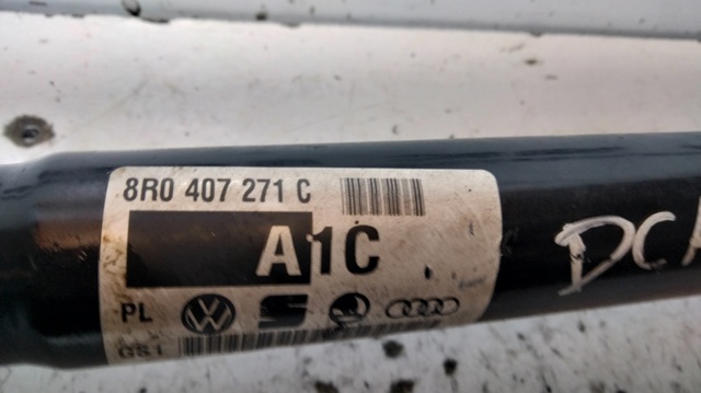 Semieixo (acionador) dianteiro 8R0407271C VAG