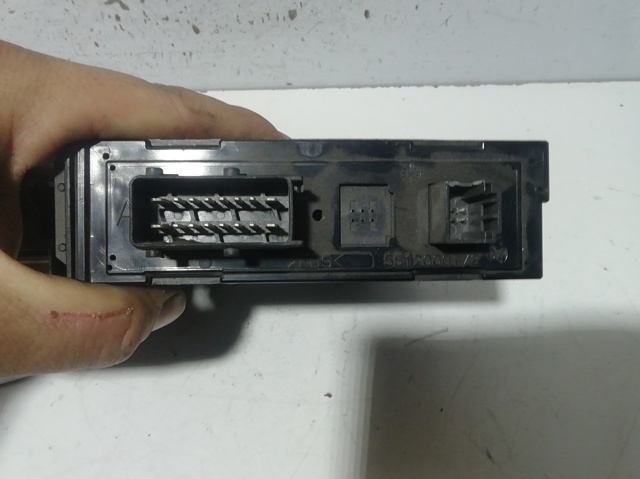 Motor de acionamento de vidro da porta dianteira direita 9634457480 PEUGEOT