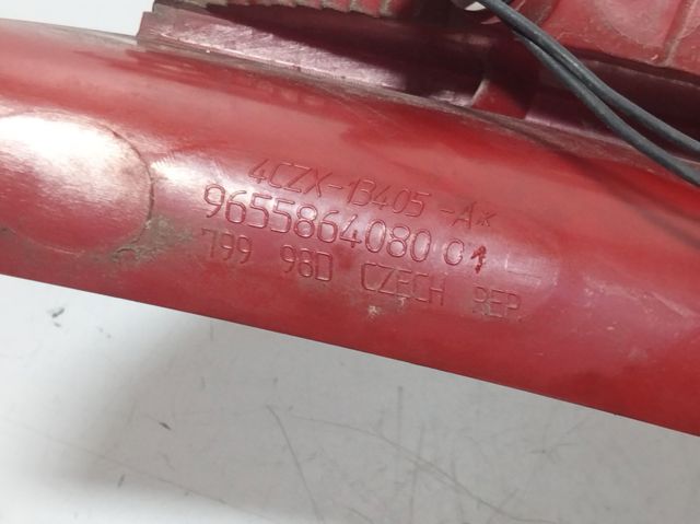 Lanterna traseira esquerda 9655864080 PEUGEOT