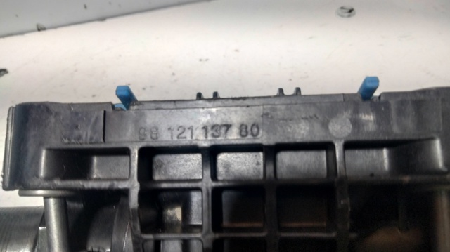 Caixa do termostato 9812113780 PEUGEOT
