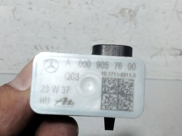A0009057600 Mercedes