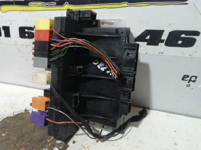 Unidade de dispositivos de segurança A0295450432 MERCEDES