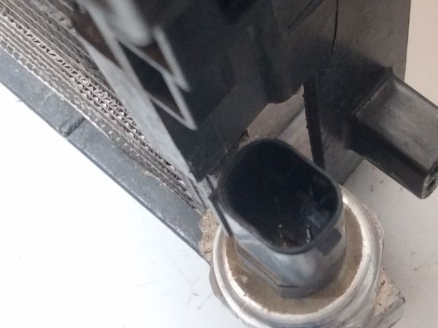 Radiador de aparelho de ar condicionado A1675001200 MERCEDES