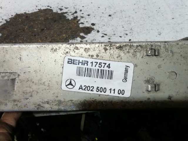 Radiador de intercooler A2025001100 MERCEDES