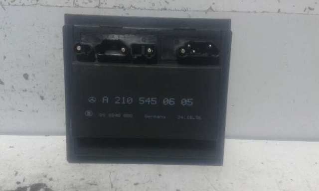 Regulador de revoluções de ventilador de esfriamento (unidade de controlo) A2105450605 MERCEDES