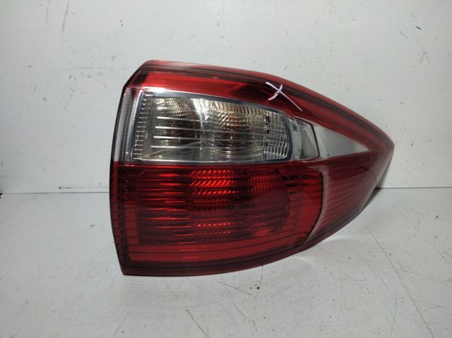 Lanterna traseira direita externa AM5113404BF FORD