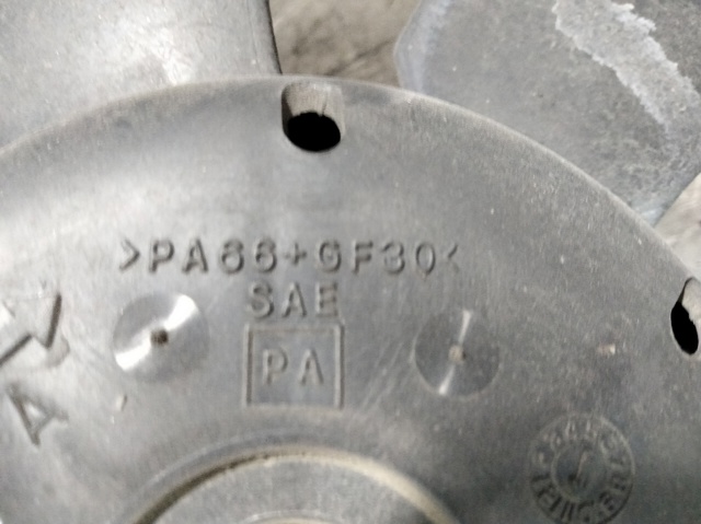 Braçadeira de plástico universal PA66GF30 MAZDA