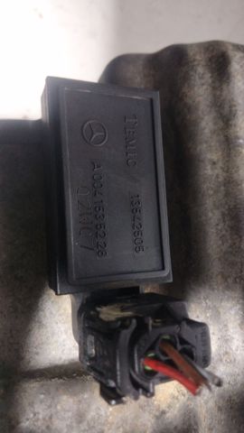Panela de óleo de cárter do motor R6110140202 MERCEDES