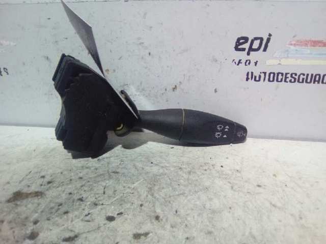 Comutador direito instalado na coluna da direção YC1T17A553AC FORD