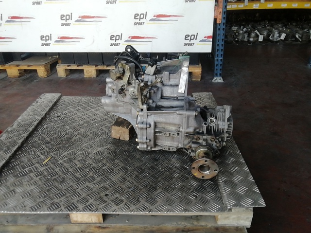 Caixa de Mudança montada (caixa mecânica de velocidades) YD4 NISSAN