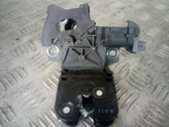 Fecho de tampa de porta-malas (de 3ª/5ª porta traseira) para Audi A6 4FH