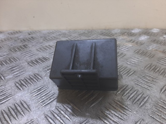 Relê das velas de incandescência Peugeot 106 II 1 ao melhor preço