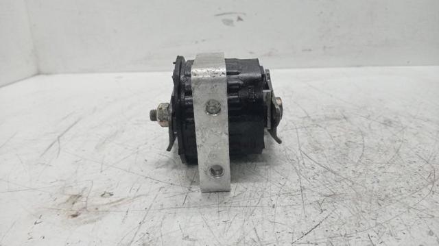 Coxim (suporte) dianteiro de motor 0005811V007 MERCEDES
