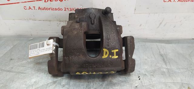 Suporte do freio dianteiro esquerdo 001420298364 MERCEDES