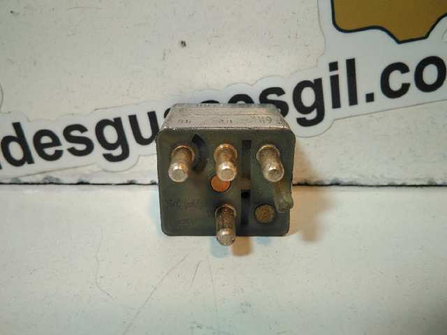Relê de bomba de gasolina elétrica 0015425919 MERCEDES