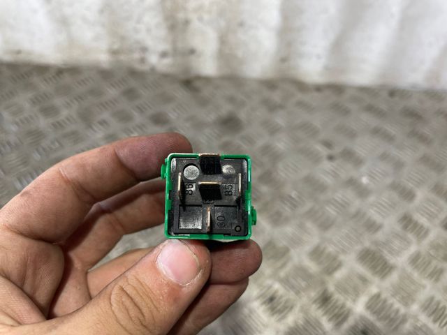 Relê do compressor de suspensão pneumática 0025422319 MERCEDES