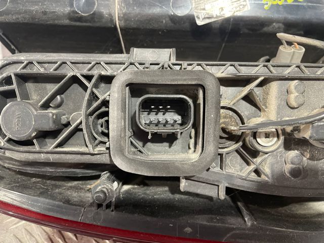 Lanterna traseira direita 00519248430 OPEL