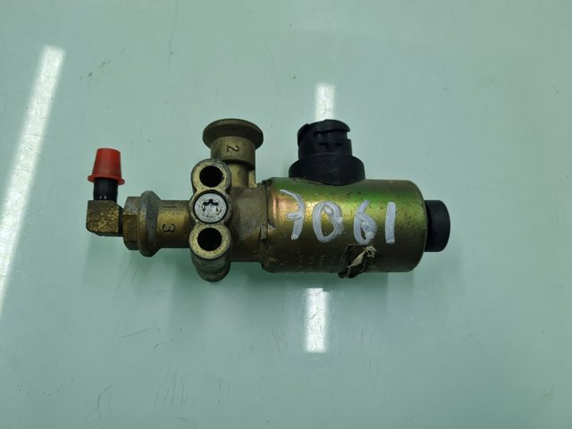 Válvula de controlo de pressão de ar no pneu 0059971236 MERCEDES