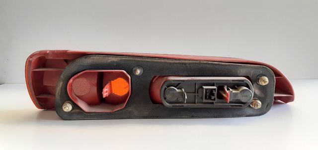 Lanterna traseira direita para Alfa Romeo 146 930