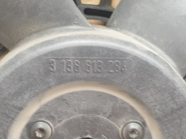 Difusor do radiador de esfriamento 0130303881 VAG