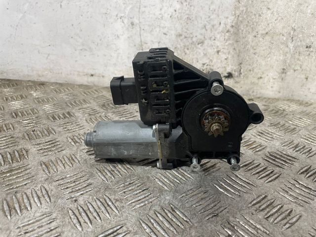 Mecanismo de acionamento de vidro da porta dianteira direita 0130821455 OPEL