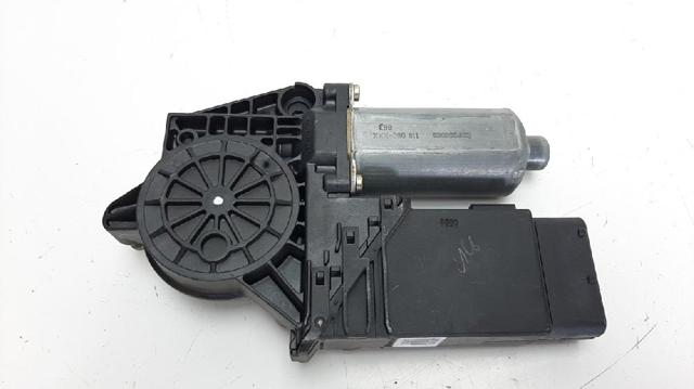 Motor de acionamento de vidro da porta dianteira direita 0130821694 VAG