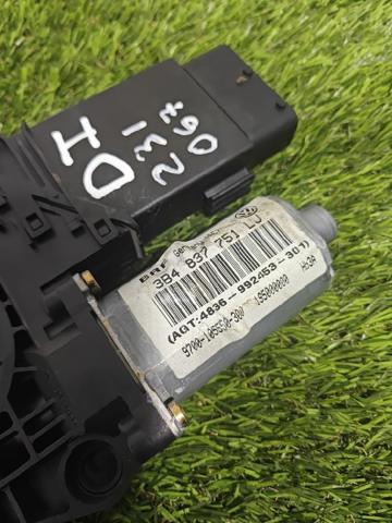 Motor de acionamento de vidro da porta dianteira esquerda 0130821695 VAG