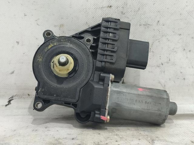 Motor de acionamento de vidro da porta dianteira esquerda 0130821770 FORD