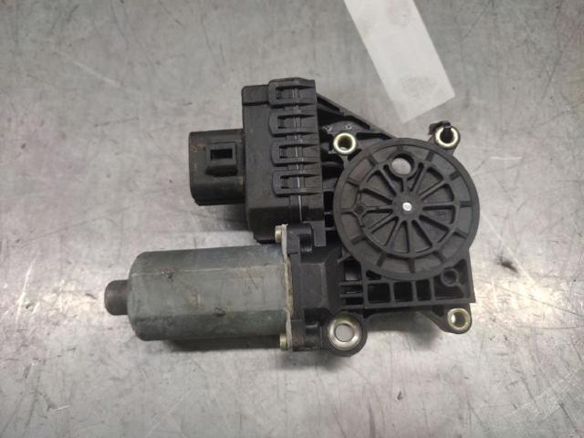 Motor de acionamento de vidro da porta dianteira esquerda 0130821770 FORD