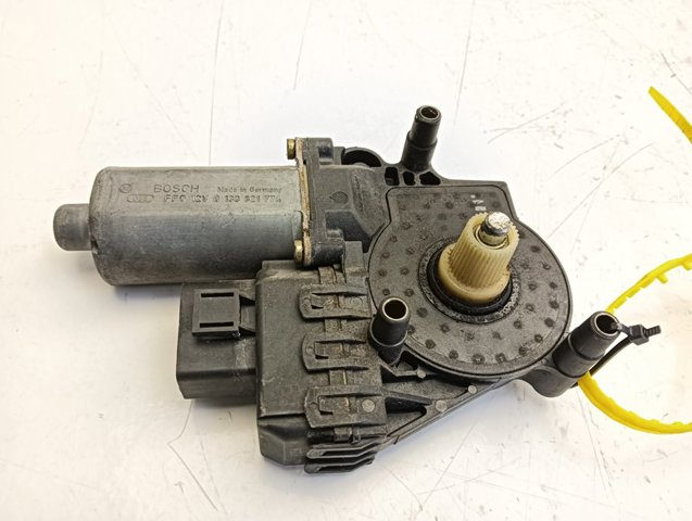 Motor de acionamento de vidro da porta dianteira direita 0130821774 VAG
