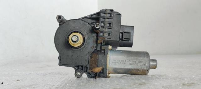 Motor de acionamento de vidro da porta dianteira direita 0130821774 VAG
