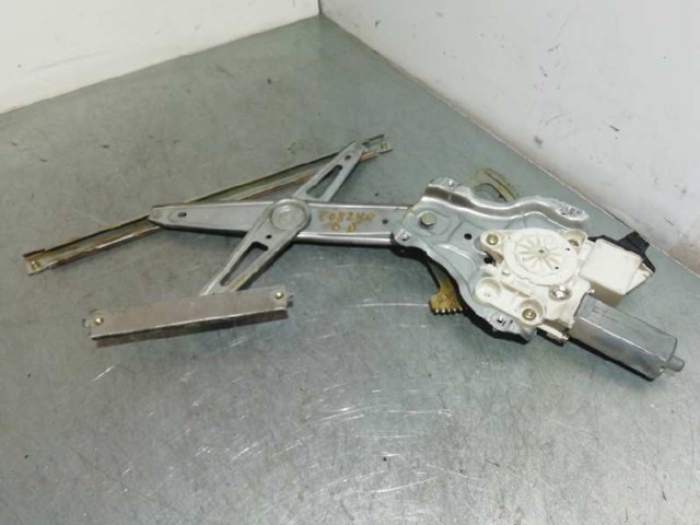 Mecanismo de acionamento de vidro da porta dianteira direita 0130822032 TOYOTA