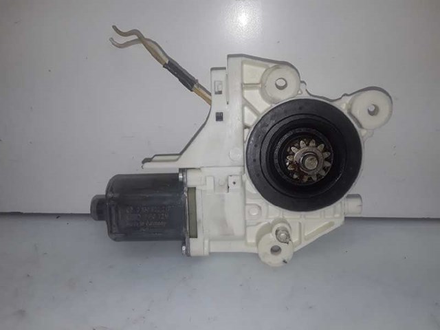 Motor de acionamento de vidro da porta dianteira esquerda 0130822217 FORD