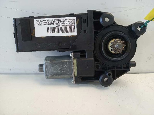 Motor de acionamento de vidro da porta dianteira esquerda 0130822479 RENAULT