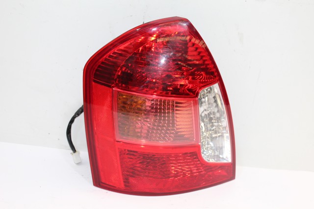 Lanterna traseira esquerda 020220999000 HYUNDAI