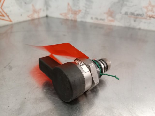 Regulador de pressão de combustível na régua de injectores 0281002738 BMW