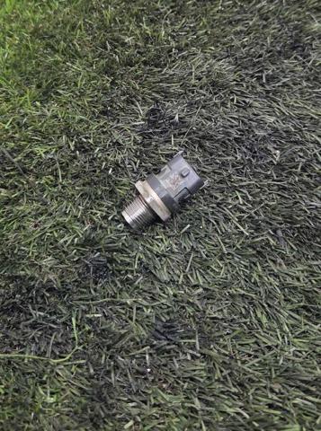 Sensor de pressão de combustível 0281006187 NISSAN