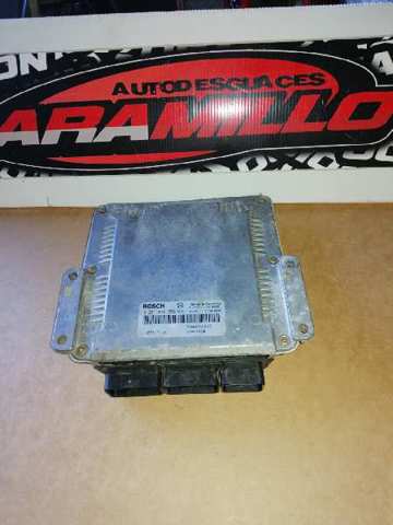 Módulo de direção (Centralina eletrônica) de motor 0281010556 RENAULT
