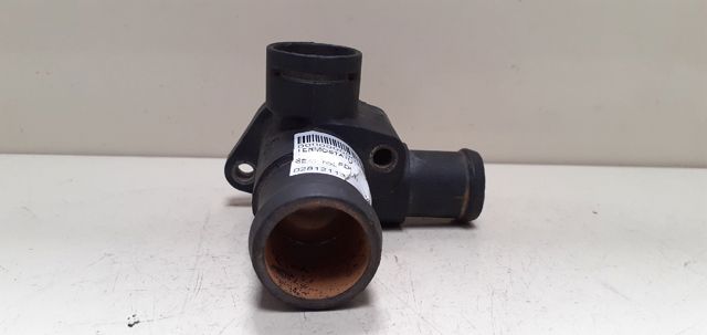 Flange do sistema de esfriamento (união em T) 028121132 VAG