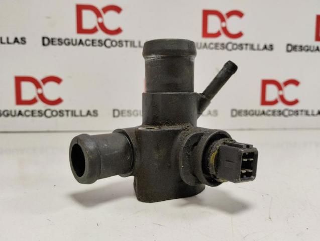 Flange do sistema de esfriamento (união em T) 028121132A VAG