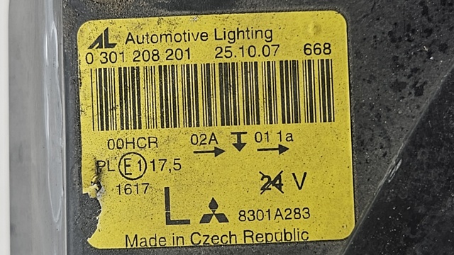 Luz esquerda 0301208201 MITSUBISHI