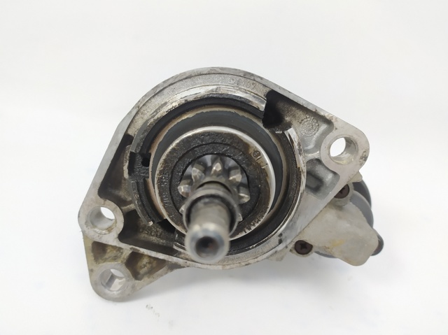 Relê retrator do motor de arranco 0331303147 VAG