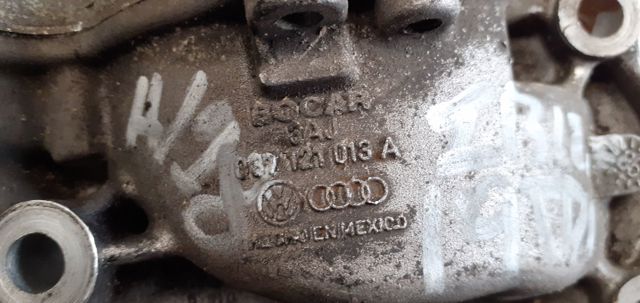 Bomba de água (bomba) de esfriamento, caixa 037121013A VAG