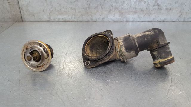 Caixa do termostato 037121121A VAG