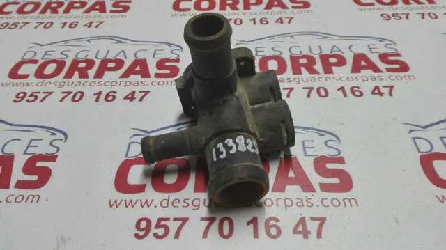 Flange do sistema de esfriamento (união em T) 037121133C VAG